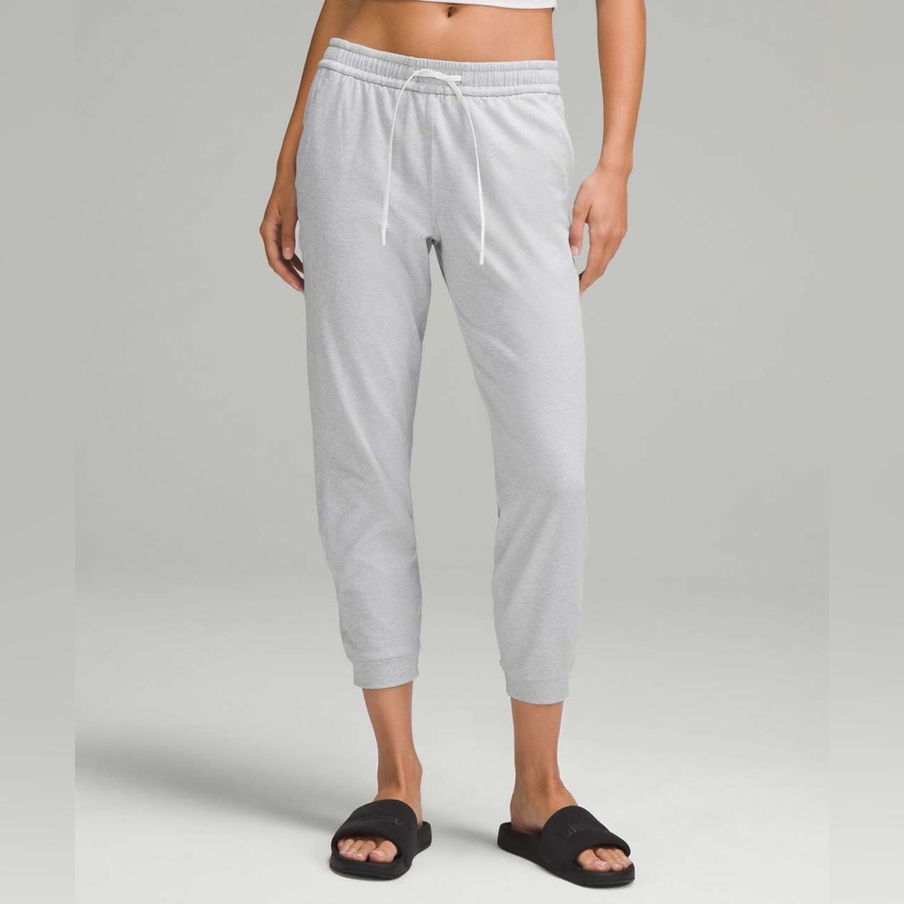 D - Lululemon Soft Jersey Classic-Fit Mid-Rise Jogger *7/8 Length
HCUG